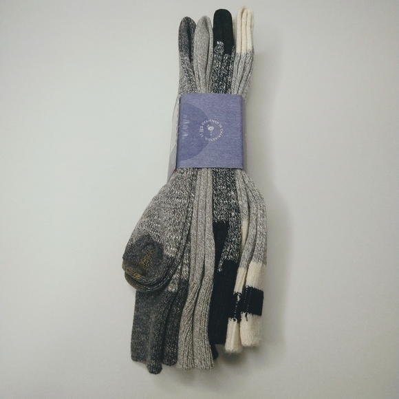 Men's Gold Toe casual traveler crew socks 4 pair pack Grey Heather Black White - Picture 6 of 8